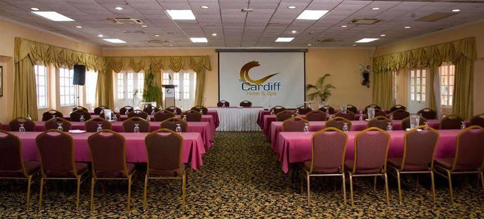 Cardiff Hotel And Spa Runaway Bay Bagian luar foto